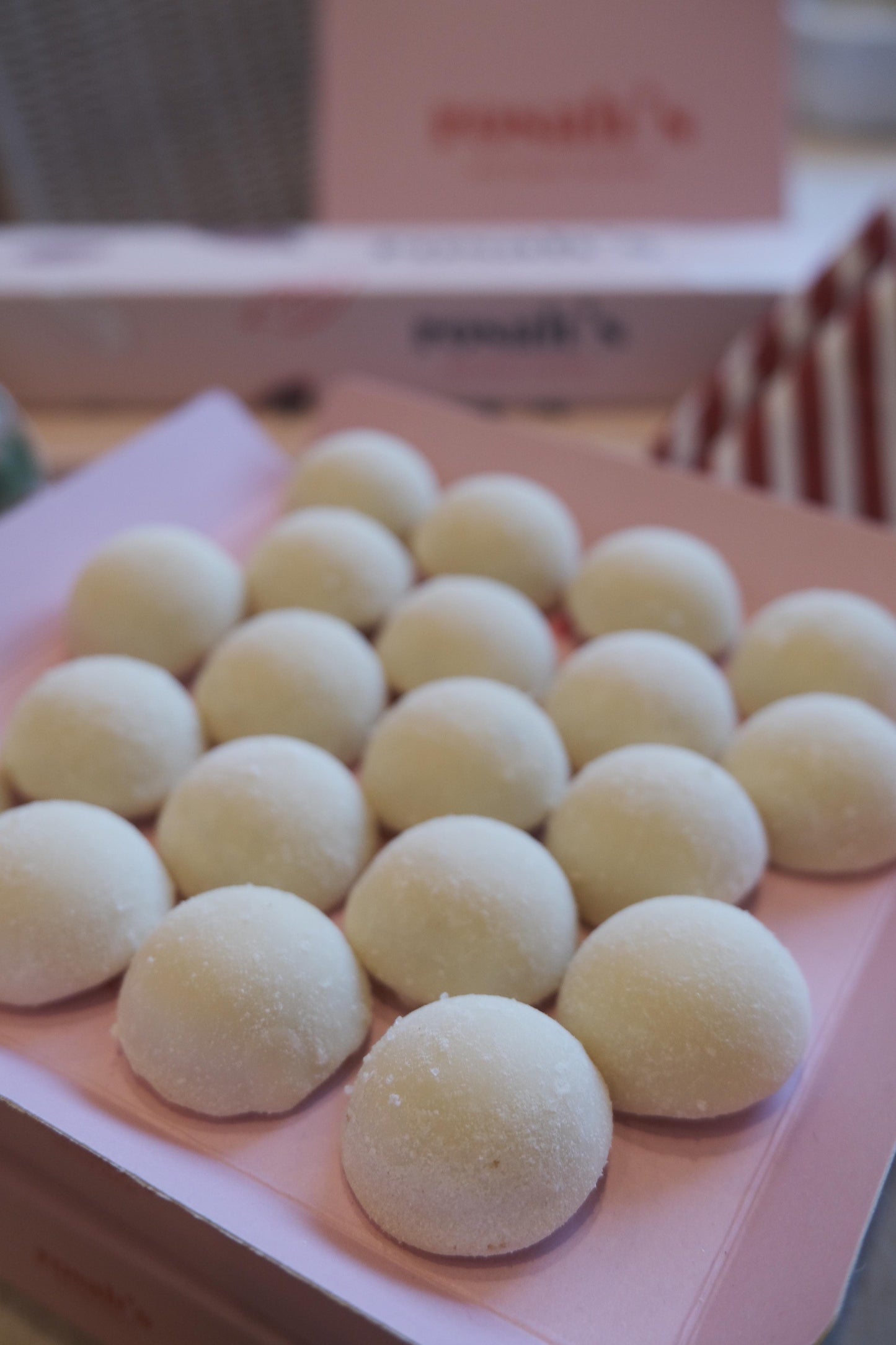 Trufa Nevada, de chocolate blanco, lima y jengibre